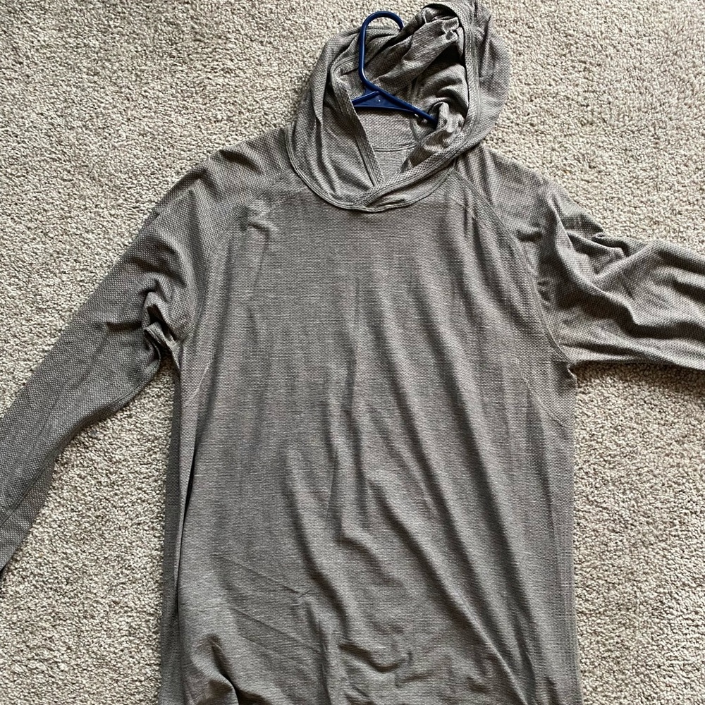 lululemon longsleeve shirt with hood